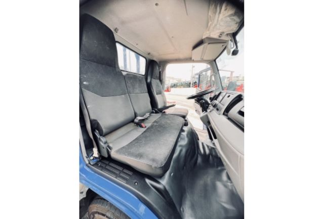 Mitsubishi CANTER  第11張相片