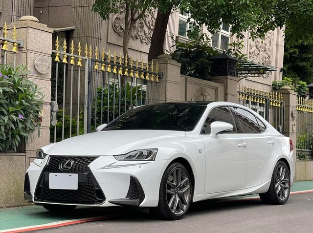 LEXUS IS200T  第1張相片