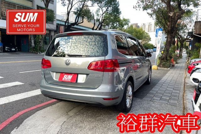 六人座休旅，空間大安全性高，加裝360環景，定速，恆溫，ABS，SRS，電動椅，配備齊全  第4張相片