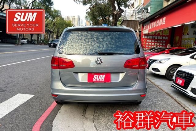 六人座休旅，空間大安全性高，加裝360環景，定速，恆溫，ABS，SRS，電動椅，配備齊全  第5張相片