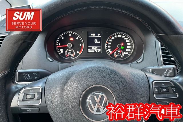 六人座休旅，空間大安全性高，加裝360環景，定速，恆溫，ABS，SRS，電動椅，配備齊全  第10張相片