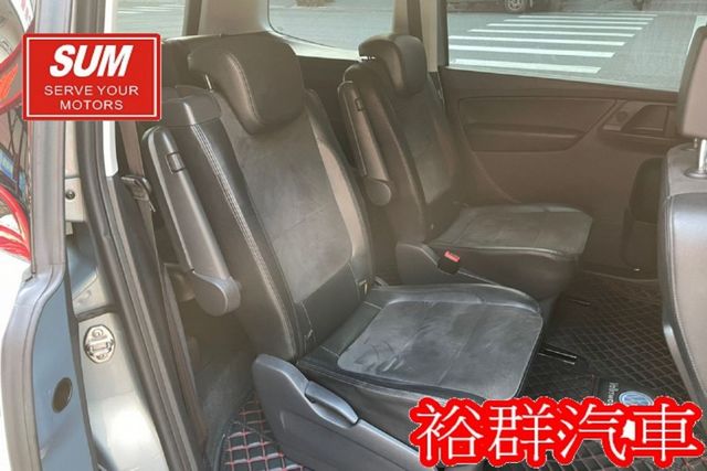 六人座休旅，空間大安全性高，加裝360環景，定速，恆溫，ABS，SRS，電動椅，配備齊全  第16張相片