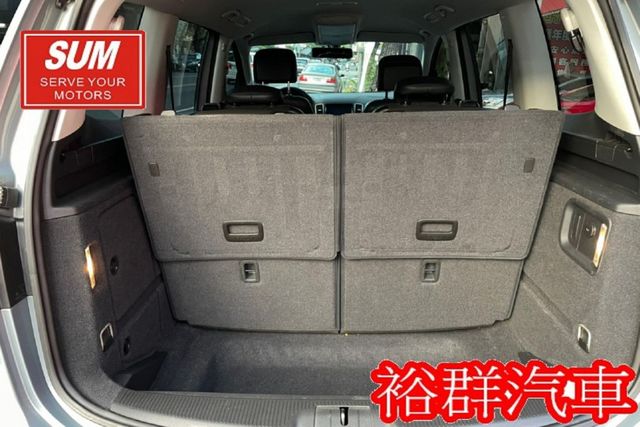 六人座休旅，空間大安全性高，加裝360環景，定速，恆溫，ABS，SRS，電動椅，配備齊全  第17張相片