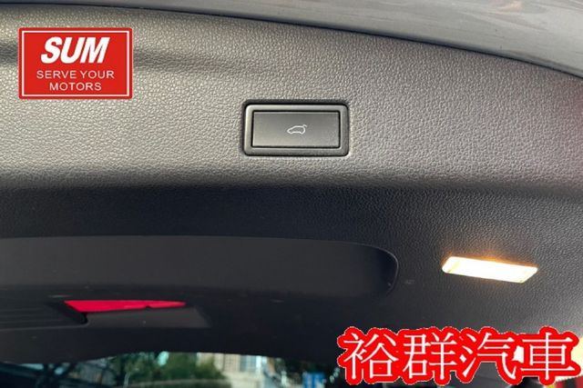 六人座休旅，空間大安全性高，加裝360環景，定速，恆溫，ABS，SRS，電動椅，配備齊全  第18張相片