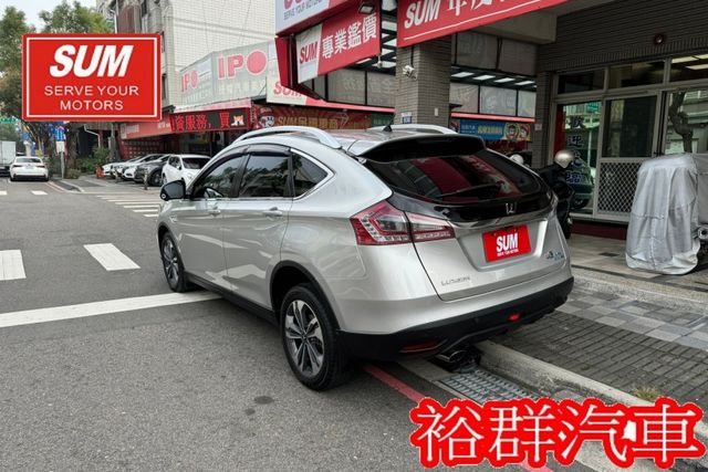 配備齊全，天窗，定速，倒車顯影，里程數跑得少，車況美  第4張相片