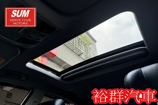 配備齊全，天窗，定速，倒車顯影，里程數跑得少，車況美  第14張相片