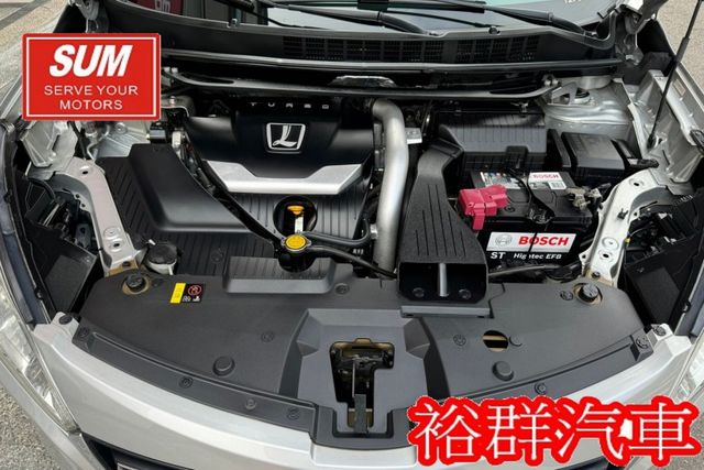 配備齊全，天窗，定速，倒車顯影，里程數跑得少，車況美  第20張相片