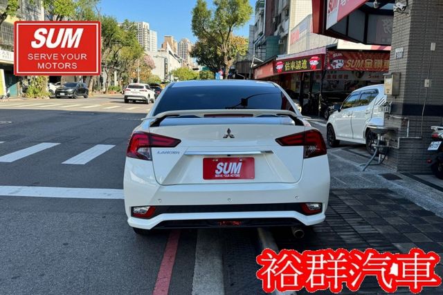 外型流線帥氣，配備齊全，安卓機，I-KEY，定速，車況美  第5張相片