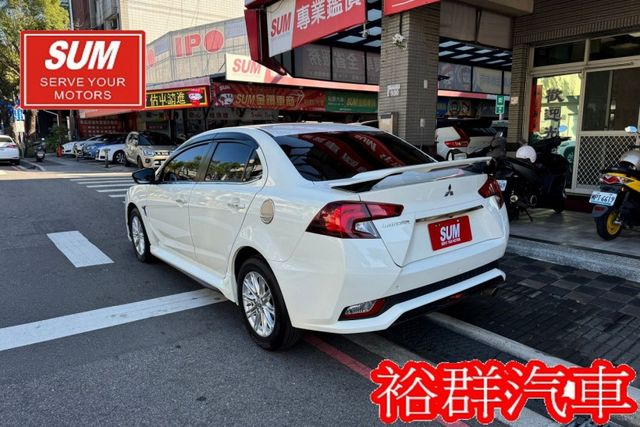 外型流線帥氣，配備齊全，安卓機，I-KEY，定速，車況美  第6張相片