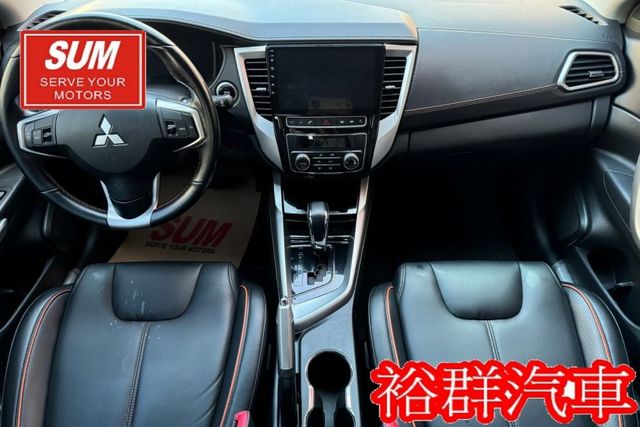 外型流線帥氣，配備齊全，安卓機，I-KEY，定速，車況美  第16張相片