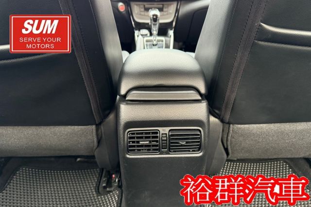 車況一級棒，倒車顯影，I-KEY，定速，盲點，配備都齊全了  第15張相片