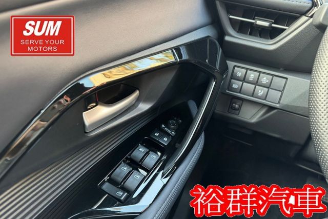 空間寬敞舒適，配備齊全，ACC，倒車顯影，省油省稅超級讚  第13張相片