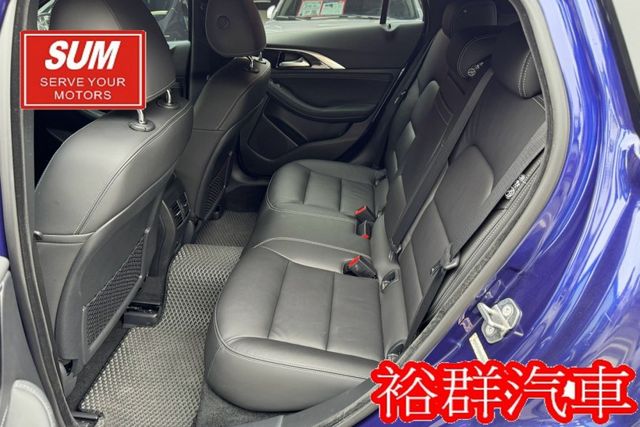 配備齊全，天窗，摸門，電動尾門，ACC，I-KEY，倒車顯影  第14張相片