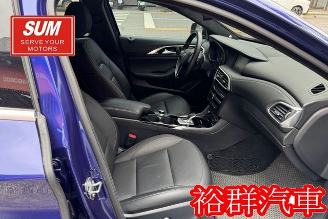 配備齊全，天窗，摸門，電動尾門，ACC，I-KEY，倒車顯影  第16張相片