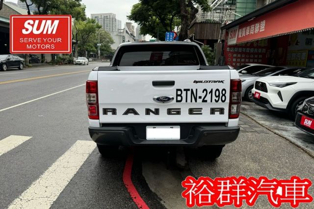 4WD皮卡，ACC，里程跑三萬多，配備齊全，倒車顯影，空間好運用  第5張相片