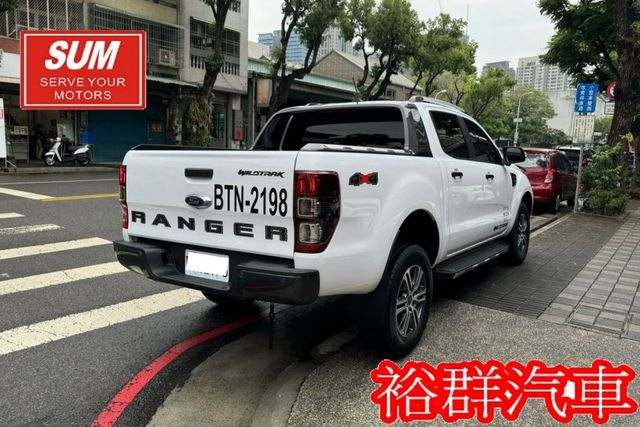 4WD皮卡，ACC，里程跑三萬多，配備齊全，倒車顯影，空間好運用  第6張相片