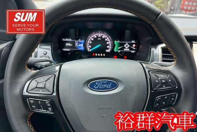 4WD皮卡，ACC，里程跑三萬多，配備齊全，倒車顯影，空間好運用  第9張相片