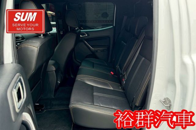 4WD皮卡，ACC，里程跑三萬多，配備齊全，倒車顯影，空間好運用  第15張相片