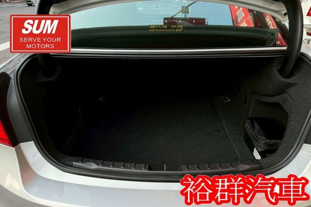 里程僅跑三萬多，雙電動椅，安全性好，車況一級棒，錯過可惜  第19張相片