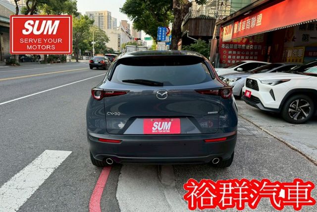 外型搶眼帥氣，配備多，ACC，電動尾門，倒車顯影，I-KEY  第6張相片