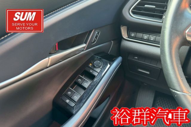 外型搶眼帥氣，配備多，ACC，電動尾門，倒車顯影，I-KEY  第13張相片