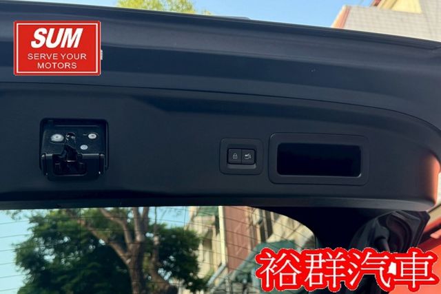 外型搶眼帥氣，配備多，ACC，電動尾門，倒車顯影，I-KEY  第19張相片