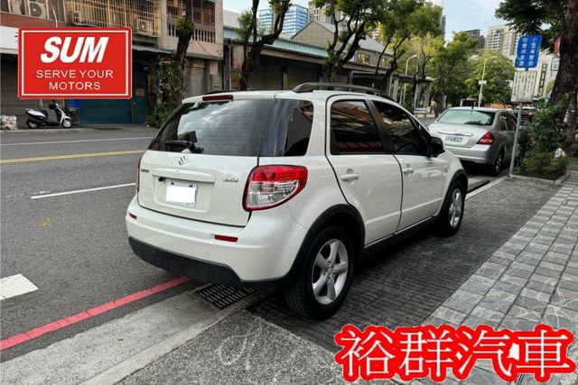 市區代步車好選擇，內部空間高挑寬敞，I-KEY，SRS，行李架  第6張相片