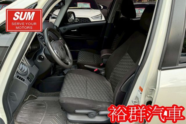 市區代步車好選擇，內部空間高挑寬敞，I-KEY，SRS，行李架  第12張相片
