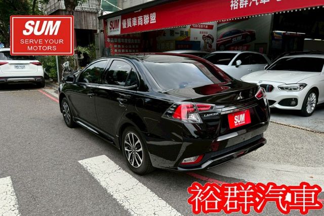 【YES認證里程保證】里程數跑很少、車況超級美、可遇不可求、8SRS、倒車顯影、恆溫  第6張相片