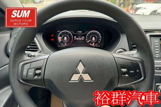 【YES認證里程保證】里程數跑很少、車況超級美、可遇不可求、8SRS、倒車顯影、恆溫  第9張相片