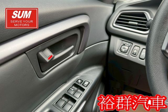 【YES認證里程保證】里程數跑很少、車況超級美、可遇不可求、8SRS、倒車顯影、恆溫  第13張相片