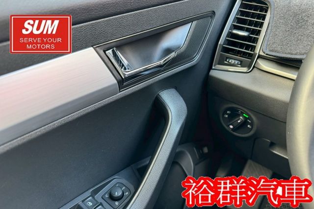 【YES認證里程保證】配備超齊全、小休旅最佳選擇、安全性佳、倒車顯影、電動尾門  第12張相片