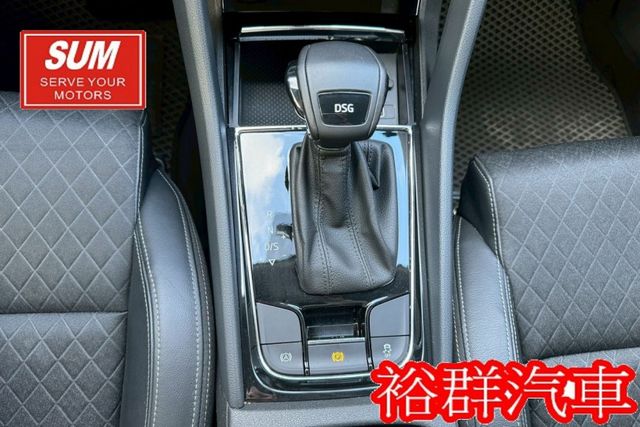 【YES認證里程保證】配備超齊全、小休旅最佳選擇、安全性佳、倒車顯影、電動尾門  第13張相片