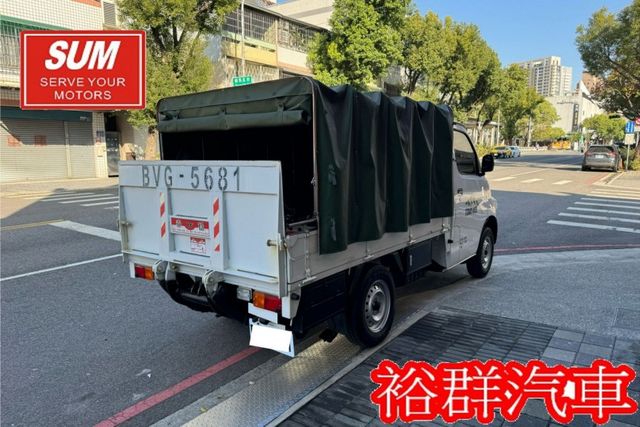 【YES認證里程保證】自排貨車、篷式升降尾門、里程僅跑兩千多、車況超級美  第4張相片