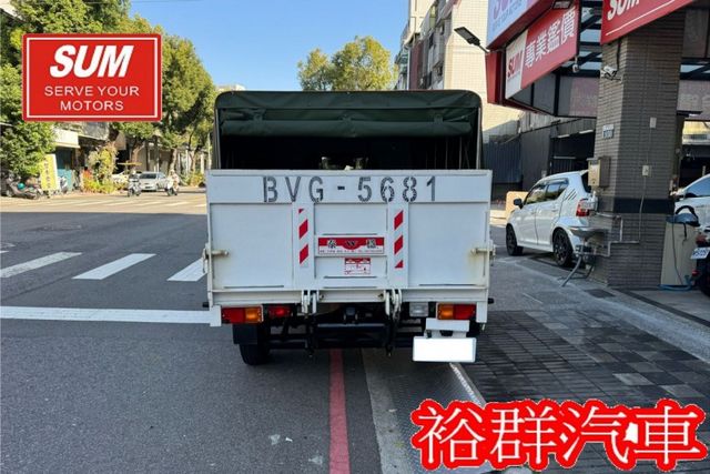 【YES認證里程保證】自排貨車、篷式升降尾門、里程僅跑兩千多、車況超級美  第5張相片