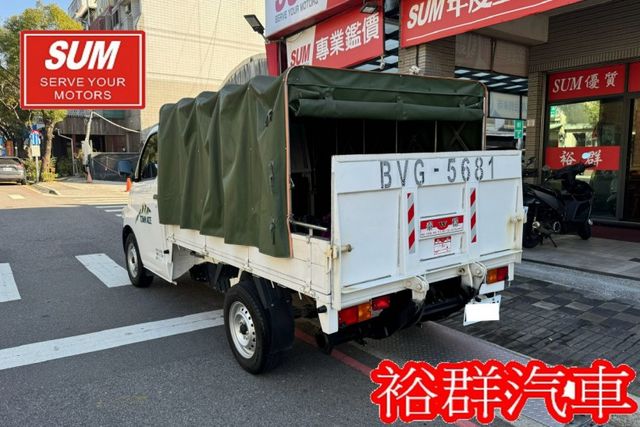 【YES認證里程保證】自排貨車、篷式升降尾門、里程僅跑兩千多、車況超級美  第6張相片