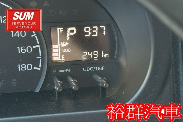 【YES認證里程保證】自排貨車、篷式升降尾門、里程僅跑兩千多、車況超級美  第8張相片