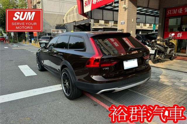 【YES認證里程保證】配備超頂級、4WD大馬力、大空間好運用、雙電動椅、摸門  第4張相片