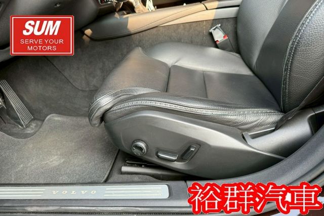 【YES認證里程保證】配備超頂級、4WD大馬力、大空間好運用、雙電動椅、摸門  第8張相片