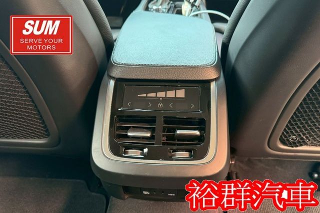 【YES認證里程保證】配備超頂級、4WD大馬力、大空間好運用、雙電動椅、摸門  第15張相片