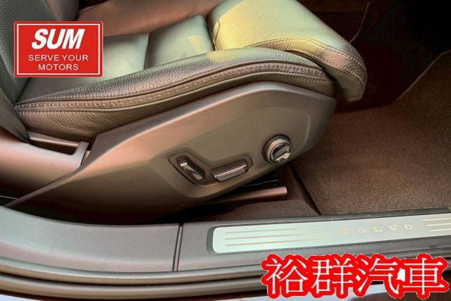 【YES認證里程保證】配備超頂級、4WD大馬力、大空間好運用、雙電動椅、摸門  第18張相片