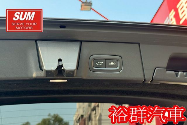 【YES認證里程保證】配備超頂級、4WD大馬力、大空間好運用、雙電動椅、摸門  第20張相片