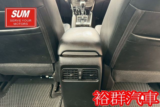 【YES認證里程保證】優質代步車推薦、里程數僅跑三萬初、倒車顯影、車況一級棒  第14張相片