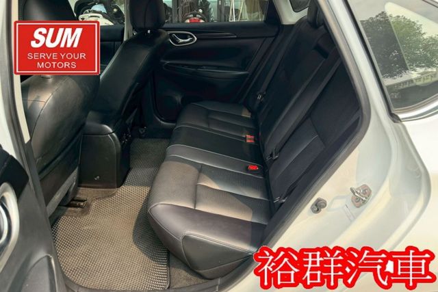 【YES認證里程保證】優質代步車推薦、里程數僅跑三萬初、倒車顯影、車況一級棒  第16張相片