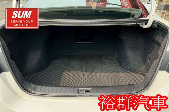 【YES認證里程保證】優質代步車推薦、里程數僅跑三萬初、倒車顯影、車況一級棒  第19張相片