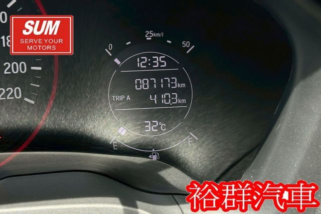 【YES認證里程保證】空間舒適小休旅、車況美、安卓機、里程八萬多  第8張相片