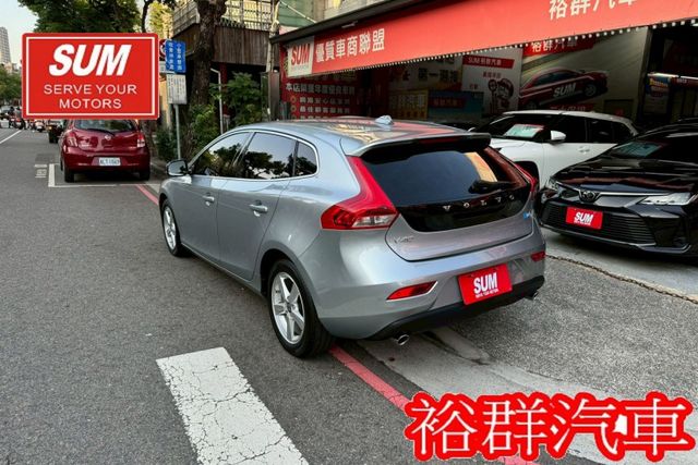 【YES認證里程保證】摸門、I-KEY、倒車顯影、電動座椅、安全性佳  第4張相片