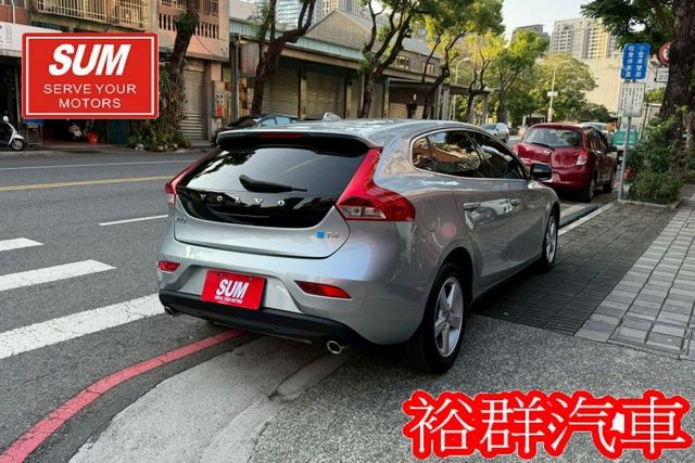 【YES認證里程保證】摸門、I-KEY、倒車顯影、電動座椅、安全性佳  第6張相片