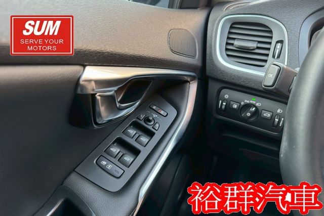 【YES認證里程保證】摸門、I-KEY、倒車顯影、電動座椅、安全性佳  第14張相片