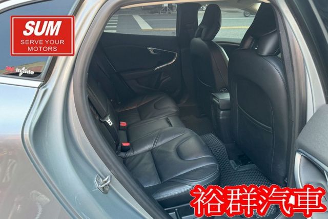 【YES認證里程保證】摸門、I-KEY、倒車顯影、電動座椅、安全性佳  第17張相片